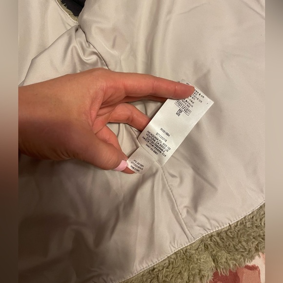 Patagonia Women's Los Gatos Fleece Vest - Picture 11 of 12